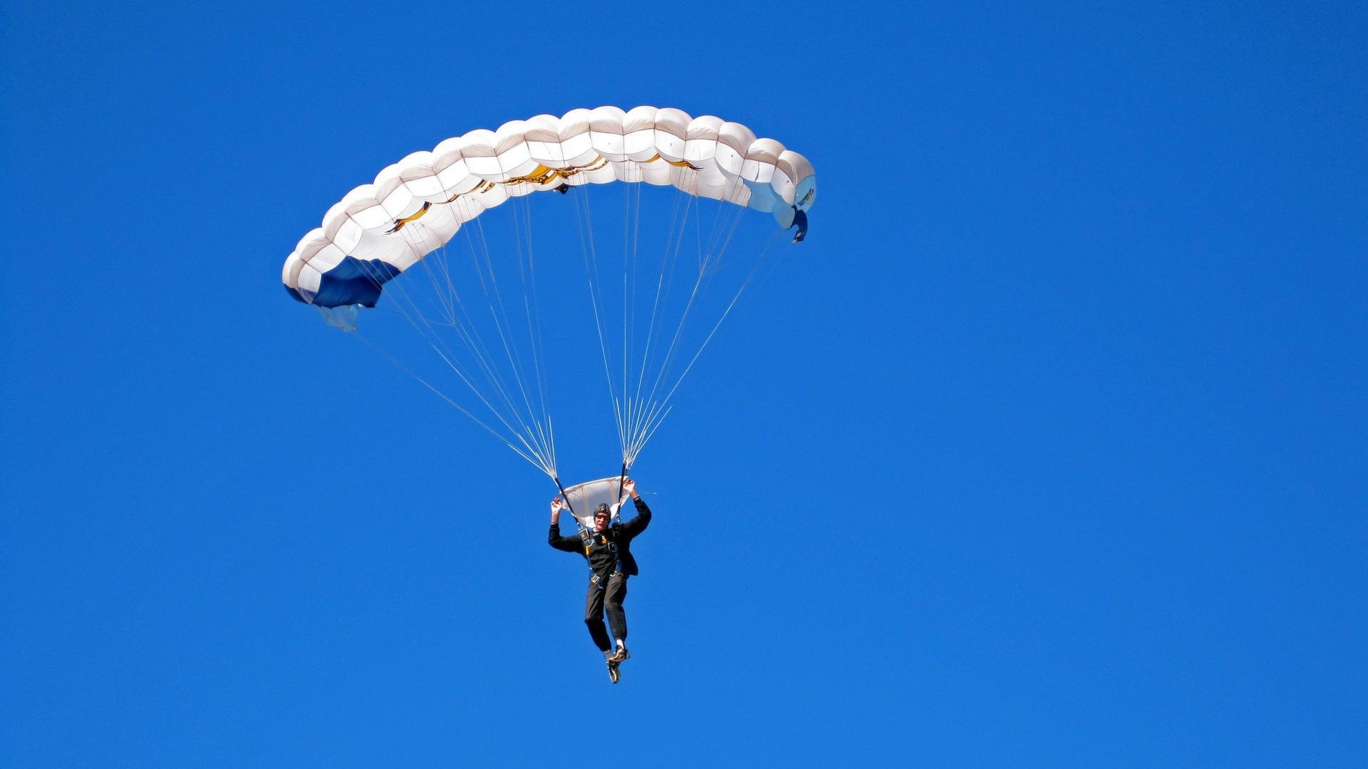 阿尔卡拉斯逆转夺冠 温网见证新王诞生