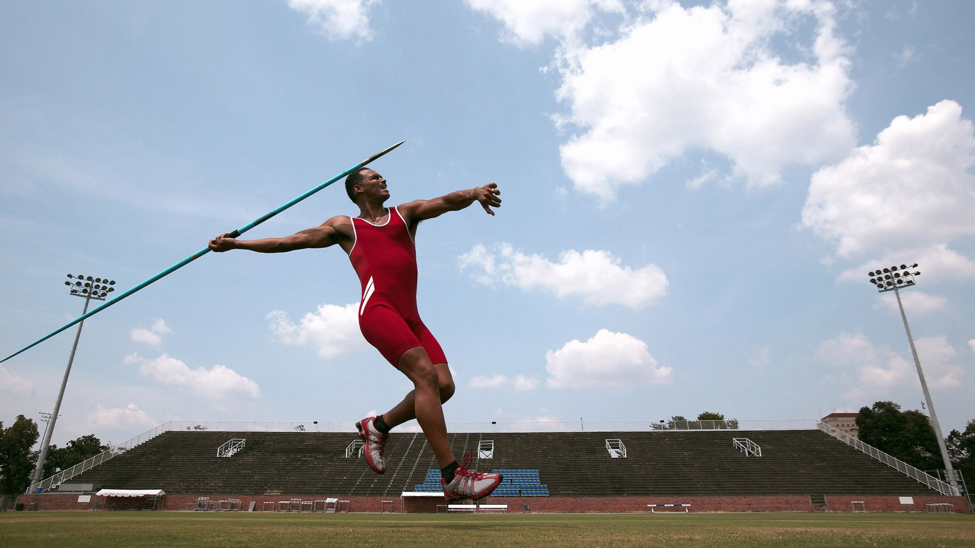短道速滑世界杯首尔站，中国选手强势夺金，韩国主场优势遭挑战